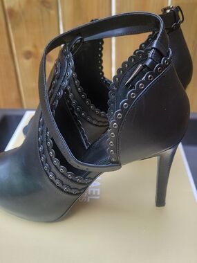 Michael Kors Jessie Open Toe Booties Black Leather Studded Heels Size 10M